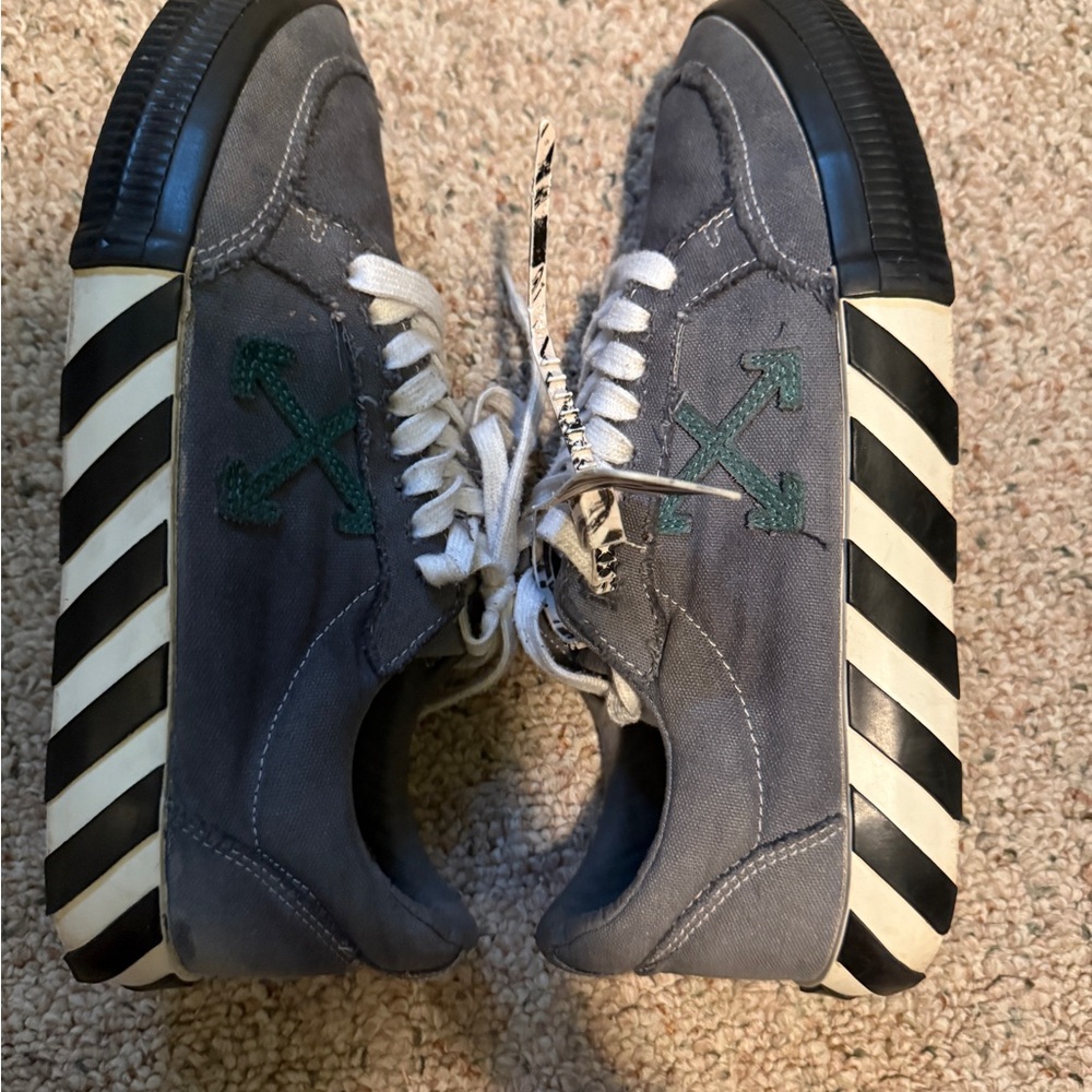 Off-White Gray and Black Men's Sneakers
